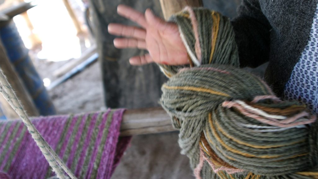 Las alfombras de Elementos Argentinos se tejen en el norte del país
